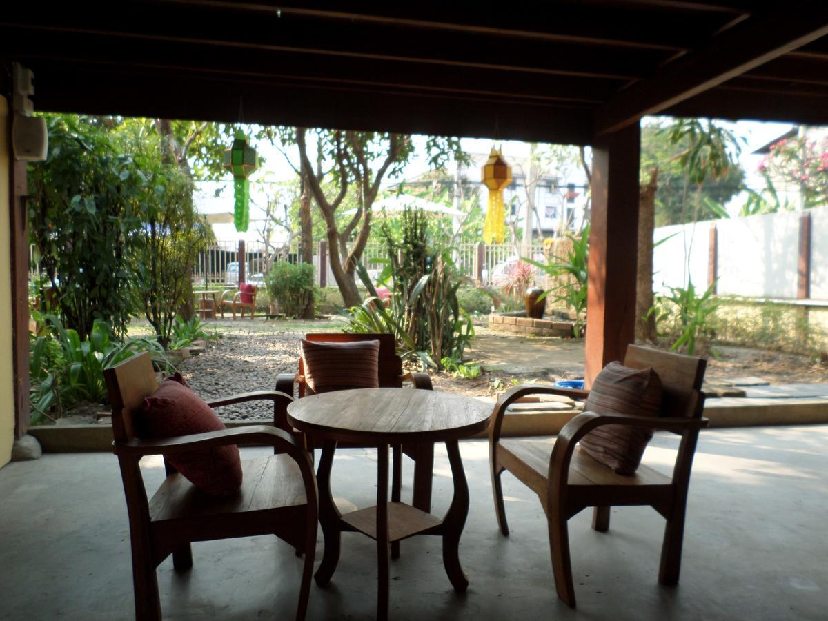 Baanwealaa Guesthouse (Adults Only) チエンマイ エクステリア 写真